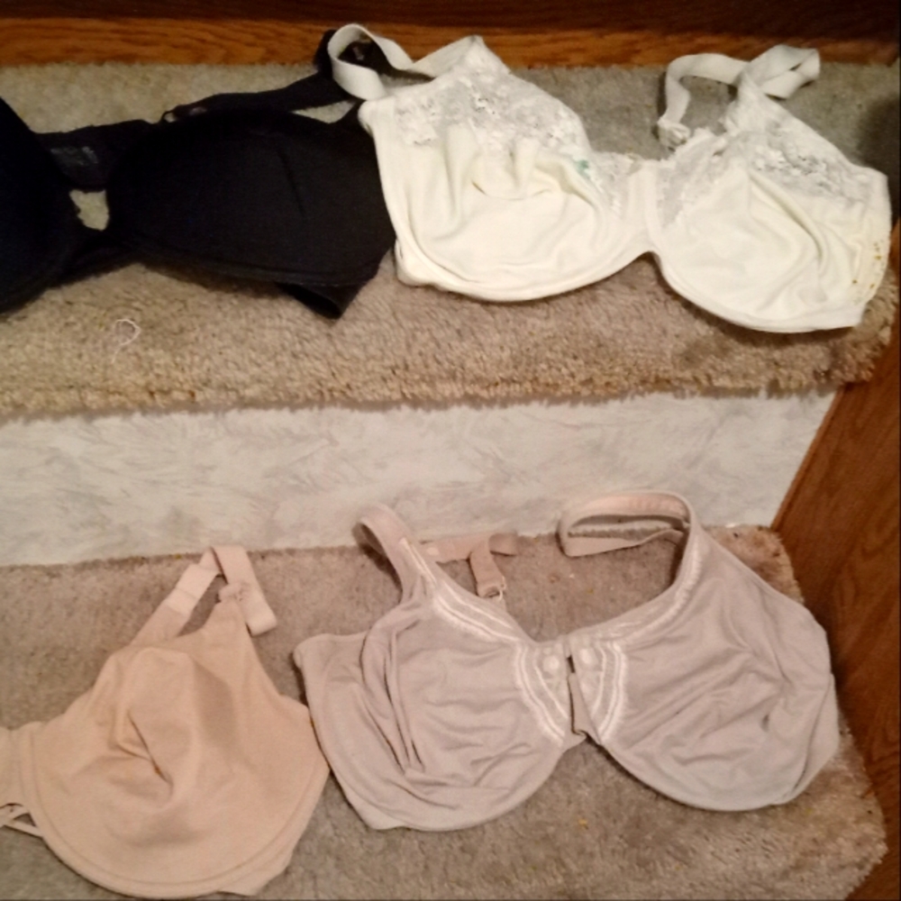 Bras - Picture 2 of 7